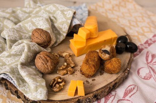 SABOR CHEDDAR, NUECES Y ACEITUNAS